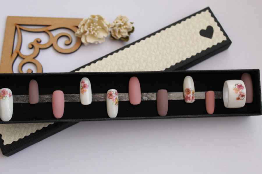 HANDCRAFTED PRETTY GEL - Rings